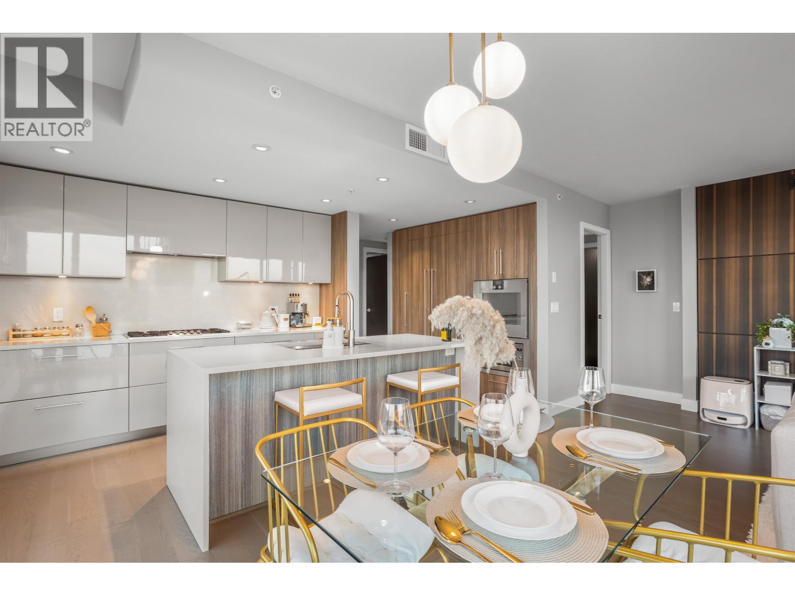 1208 210 SALTER STREET, New Westminster