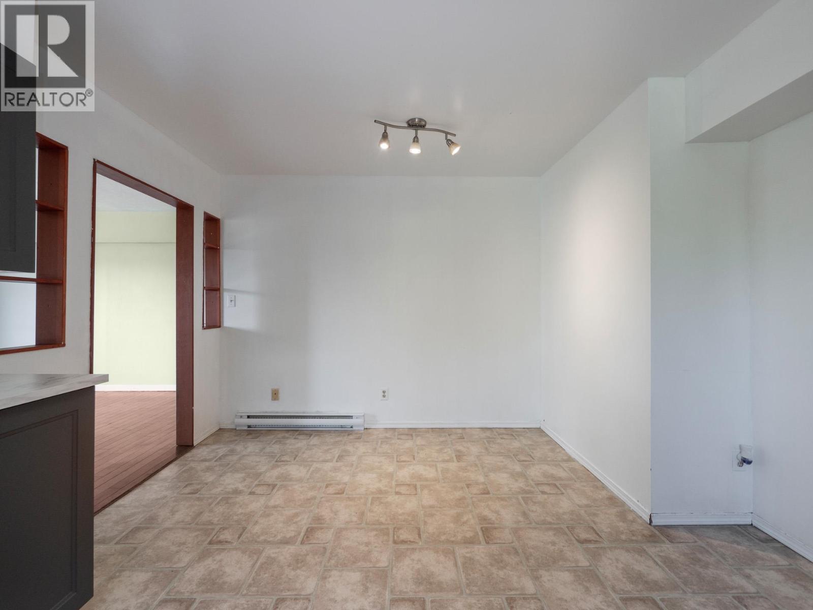 642 GOWER POINT ROAD, Gibsons