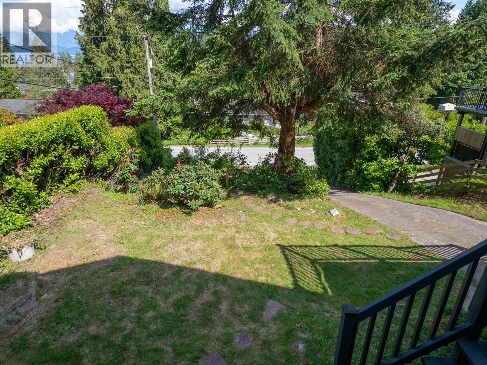 642 GOWER POINT ROAD, Gibsons