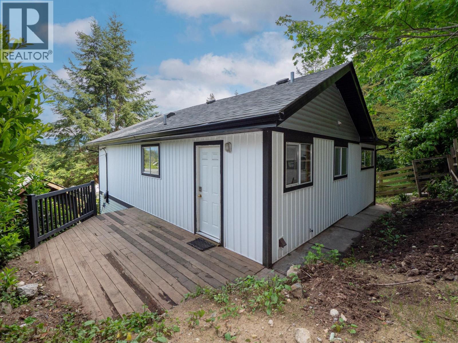 642 GOWER POINT ROAD, Gibsons