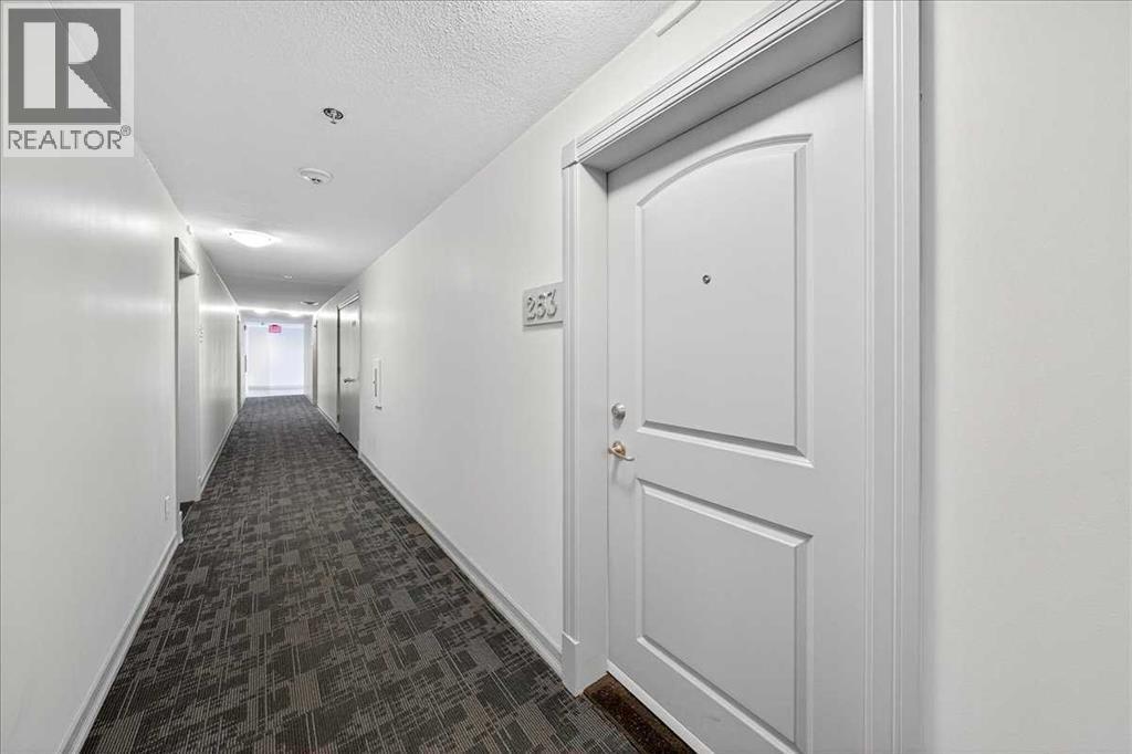 Single Family House for Sale in   Val Gardena View SW Springbank Hill Calgary 