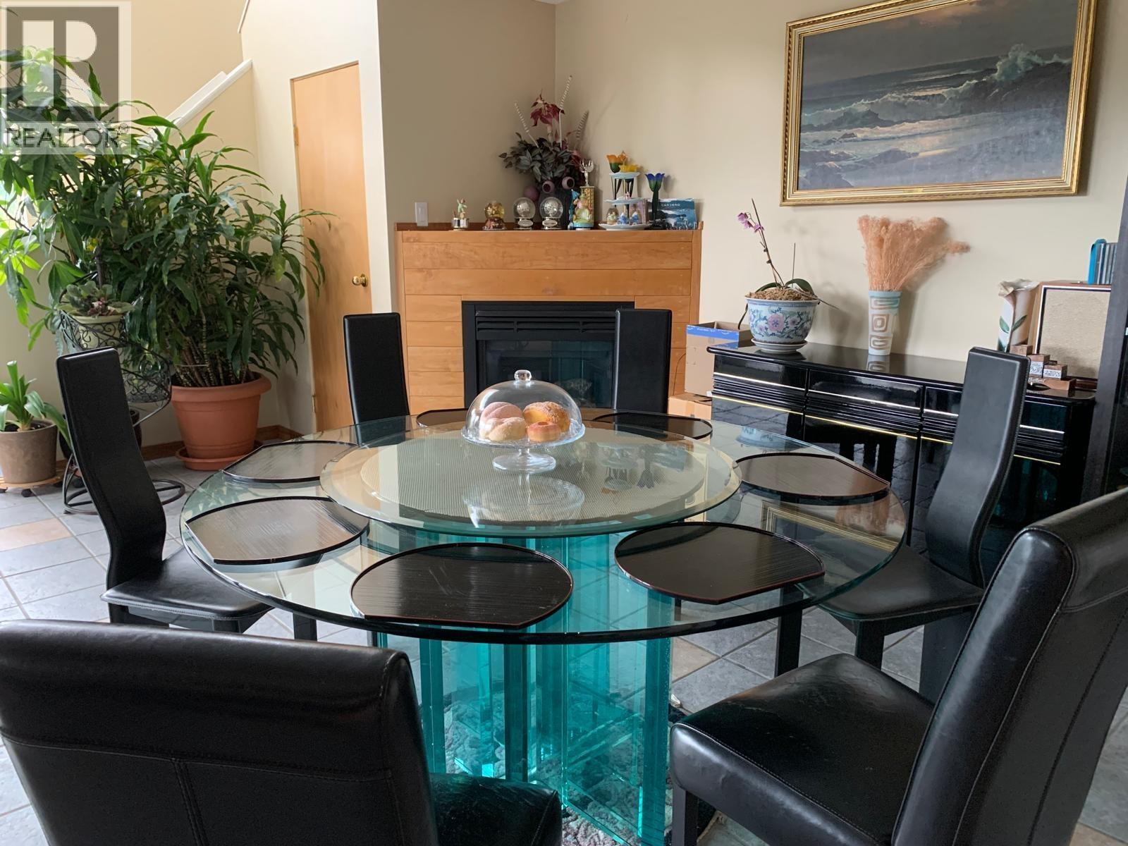 4582 WOODGREEN COURT, West Vancouver