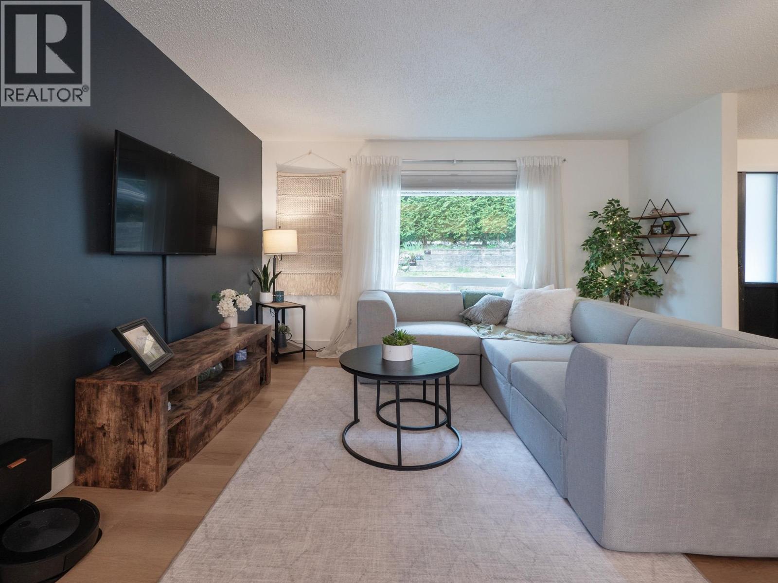 617 GOWER POINT ROAD, Gibsons