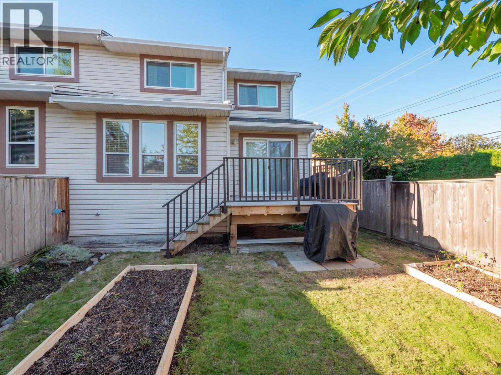 1 765 SCHOOL ROAD, Gibsons