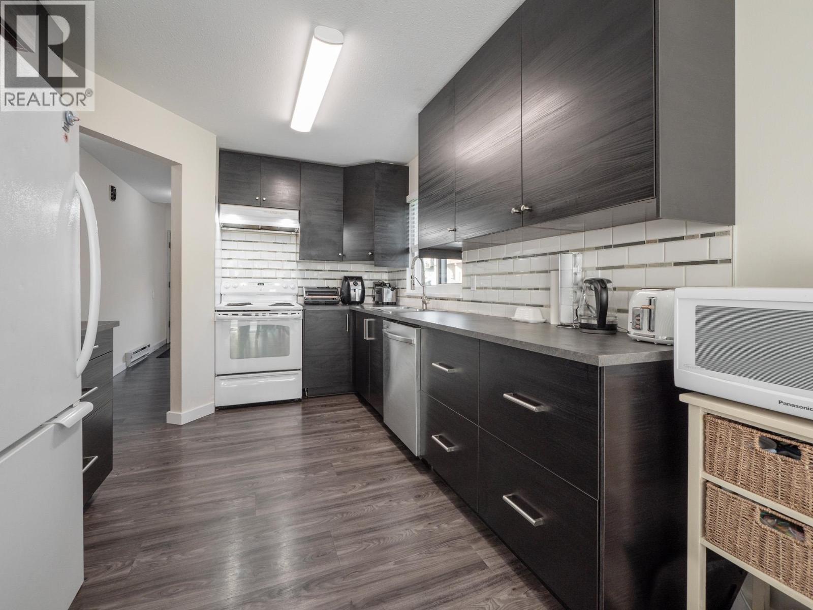 1 765 SCHOOL ROAD, Gibsons