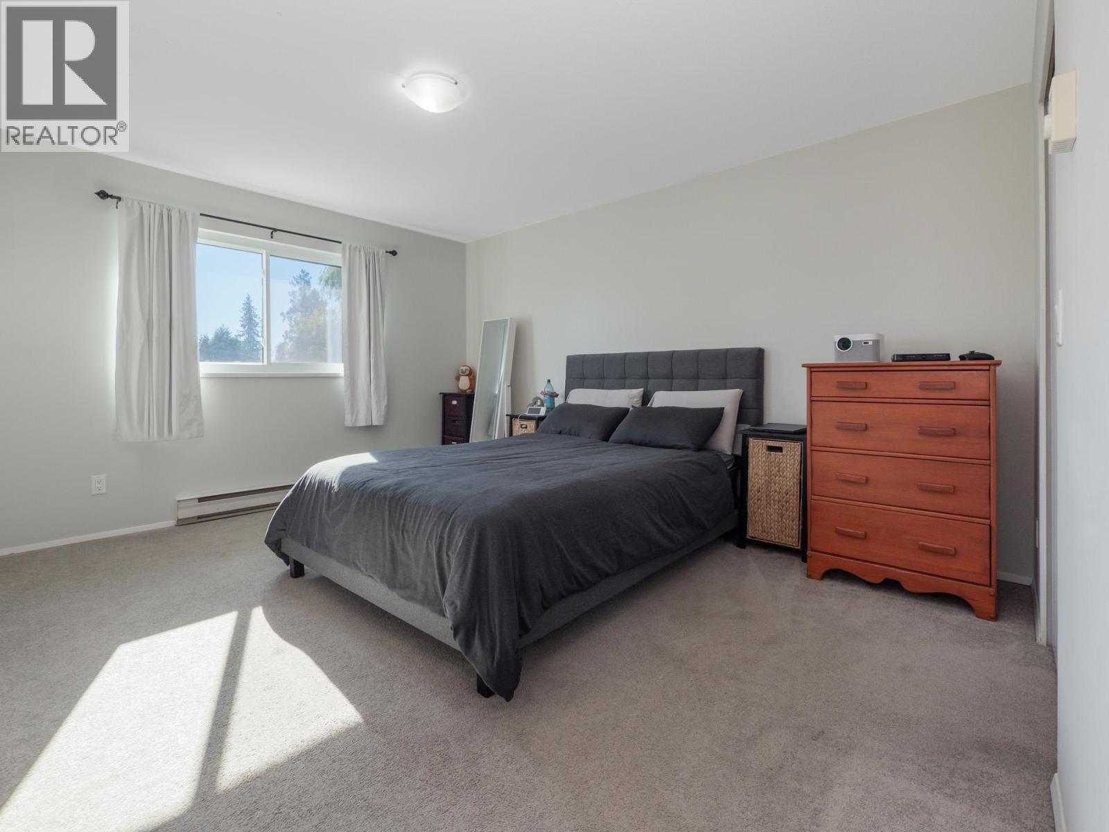 1 765 SCHOOL ROAD, Gibsons