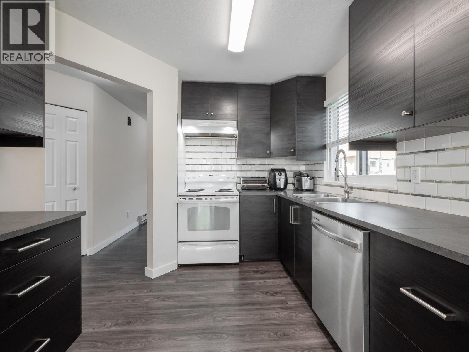 1 765 SCHOOL ROAD, Gibsons