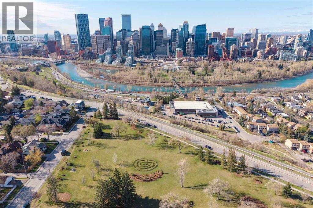 Single Family House for Sale in   Avenue NW Crescent Heights Calgary 