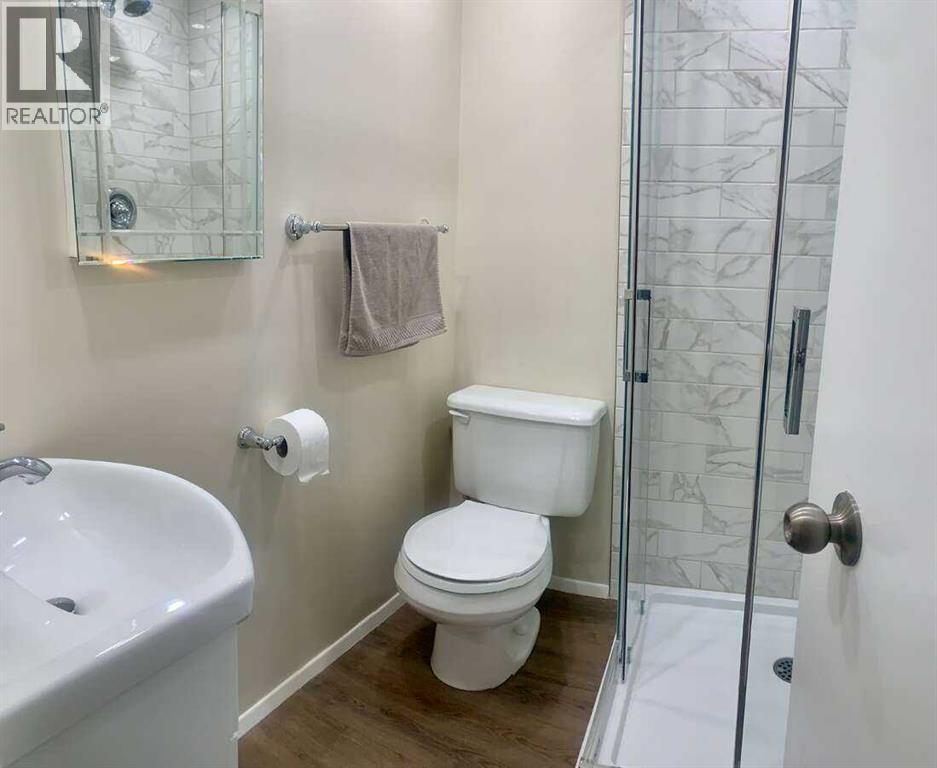 Single Family House 4 Level for Sale in  Dalmeny Hill NW Dalhousie Calgary 