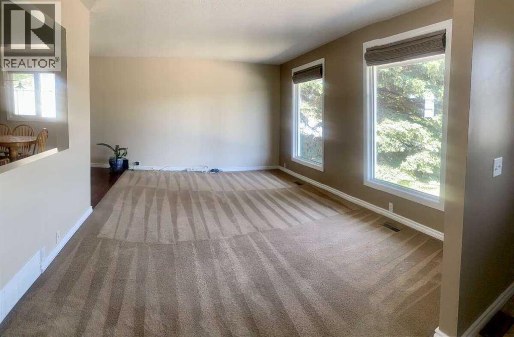 Single Family House 4 Level for Sale in  Dalmeny Hill NW Dalhousie Calgary 