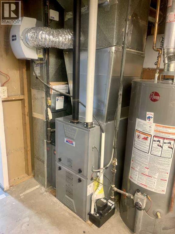 Single Family House 4 Level for Sale in  Dalmeny Hill NW Dalhousie Calgary 