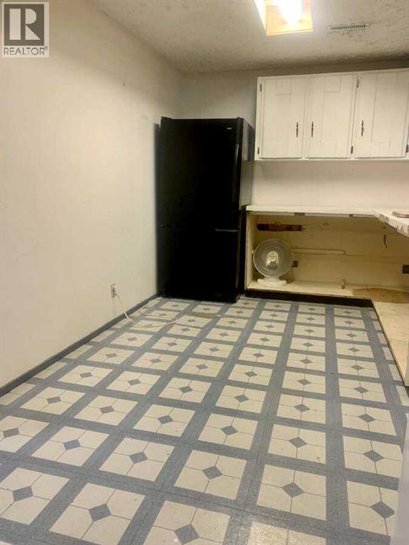 Single Family House 4 Level for Sale in  Dalmeny Hill NW Dalhousie Calgary 