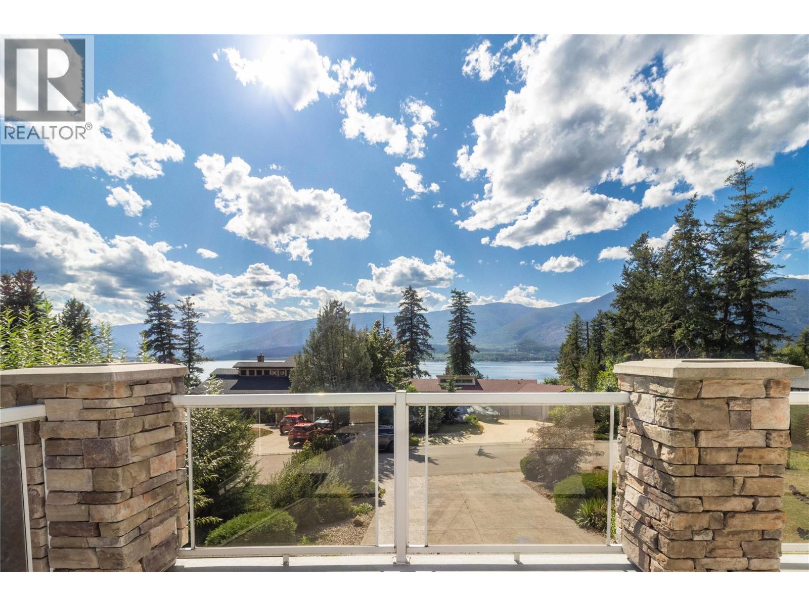 5231 11 Street NE, Salmon Arm