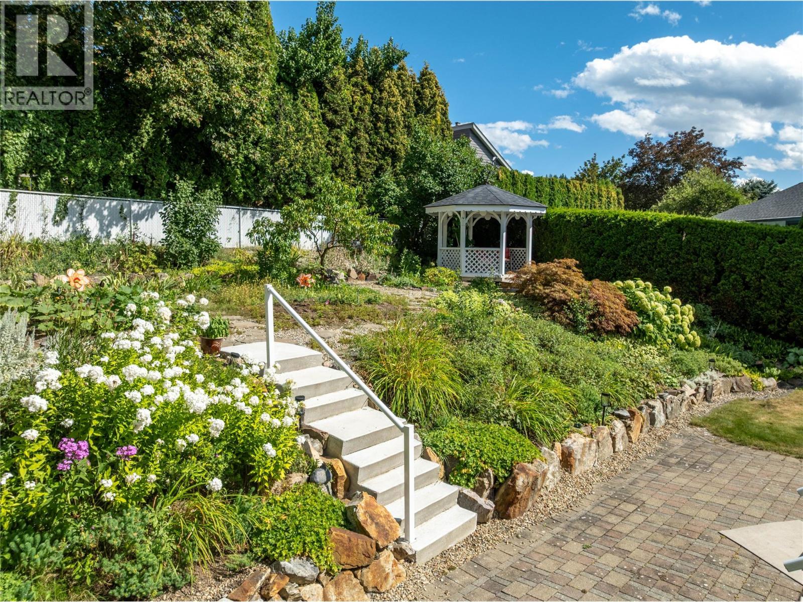 5231 11 Street NE, Salmon Arm