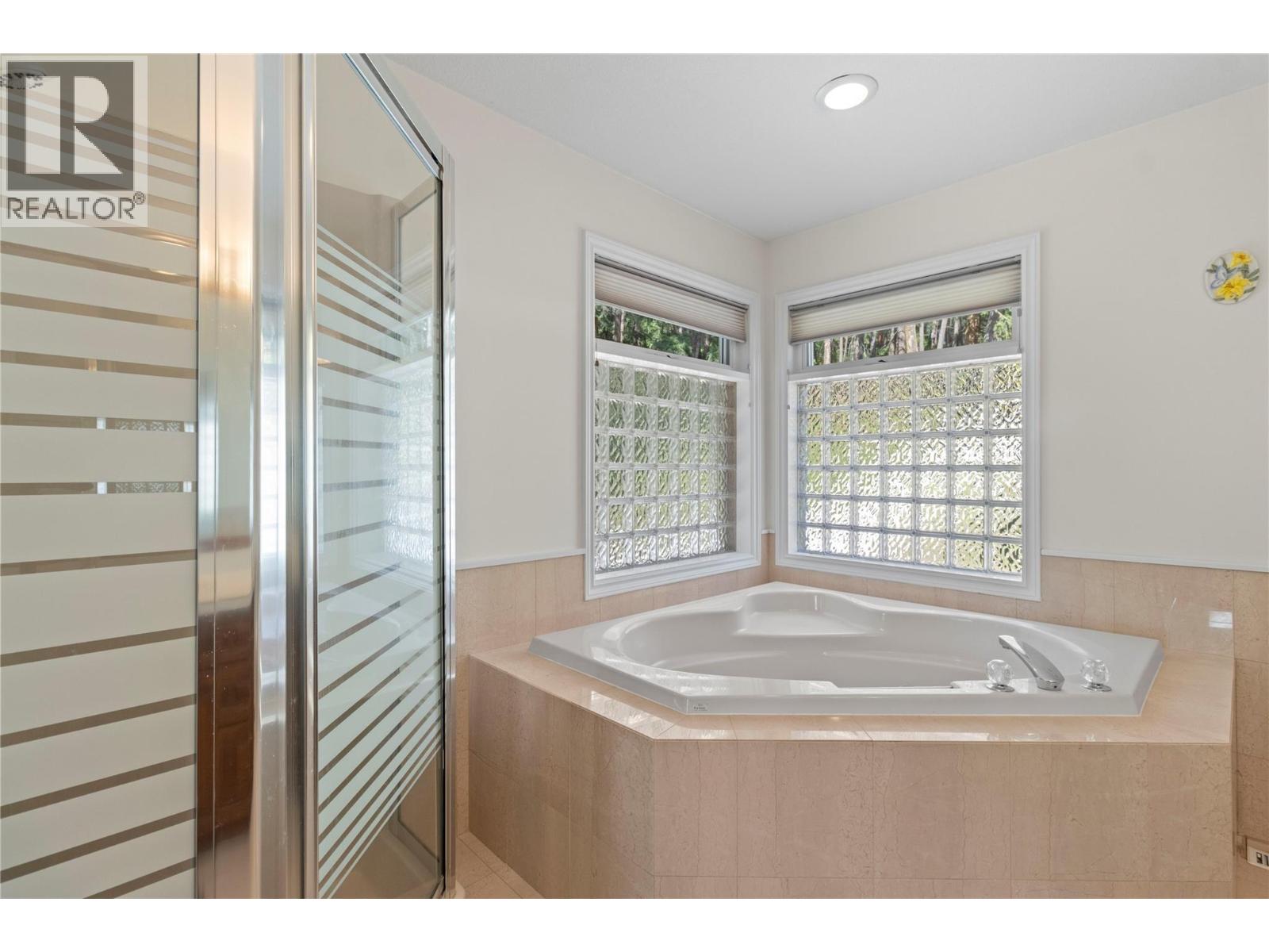 5231 11 Street NE, Salmon Arm