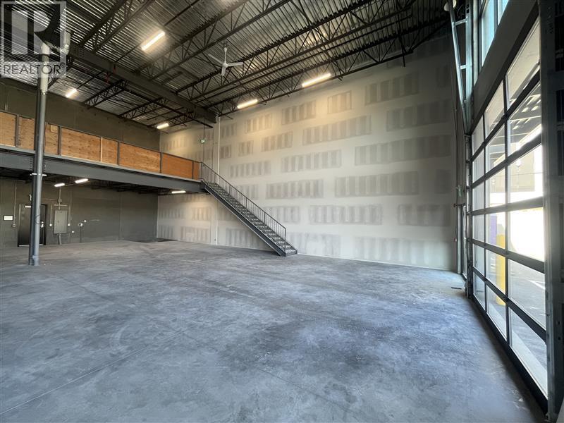 6 1990 Pier Mac Way, Kelowna