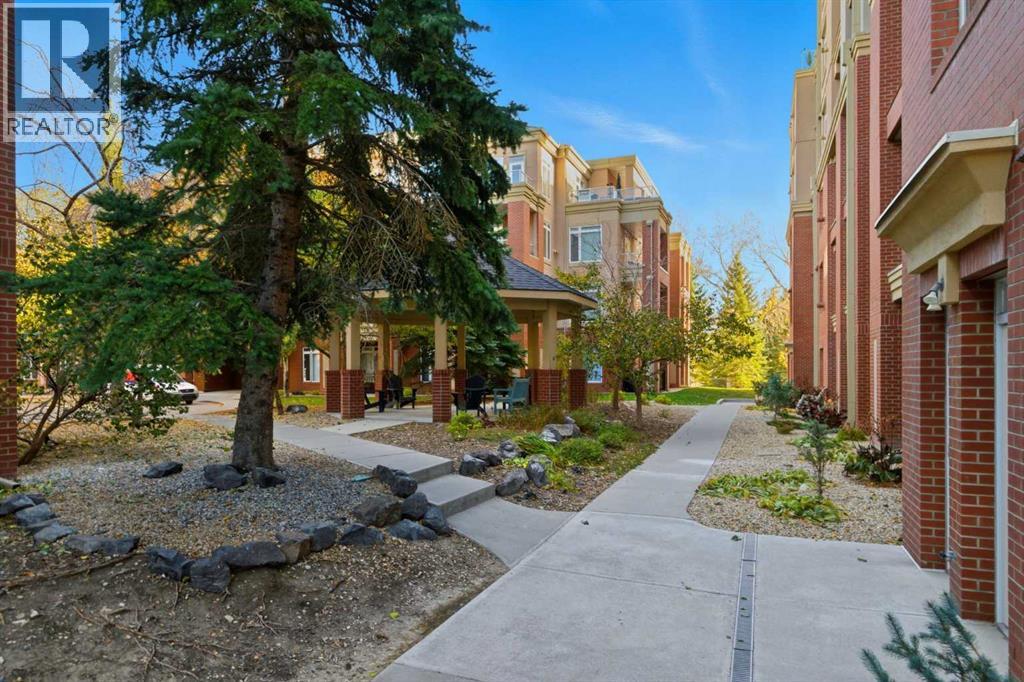 Single Family House for Sale in   Hemlock Crescent SW Spruce Cliff Calgary 