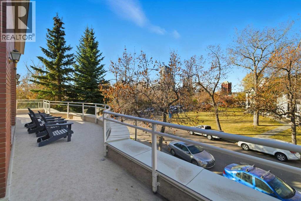 Single Family House for Sale in   Hemlock Crescent SW Spruce Cliff Calgary 