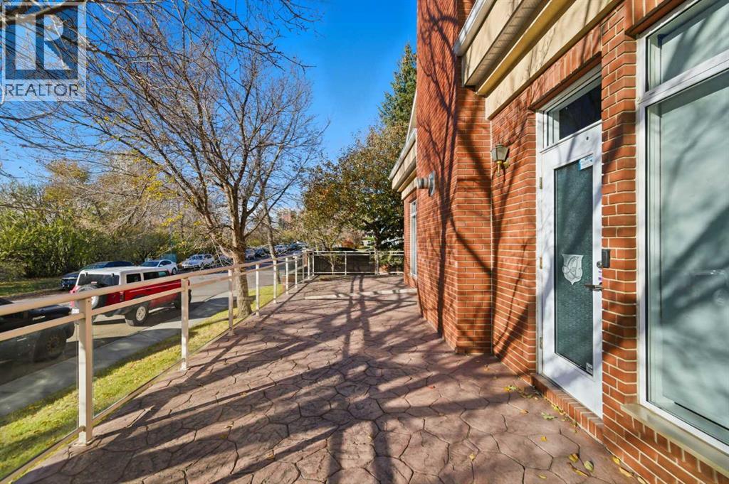 Single Family House for Sale in   Hemlock Crescent SW Spruce Cliff Calgary 