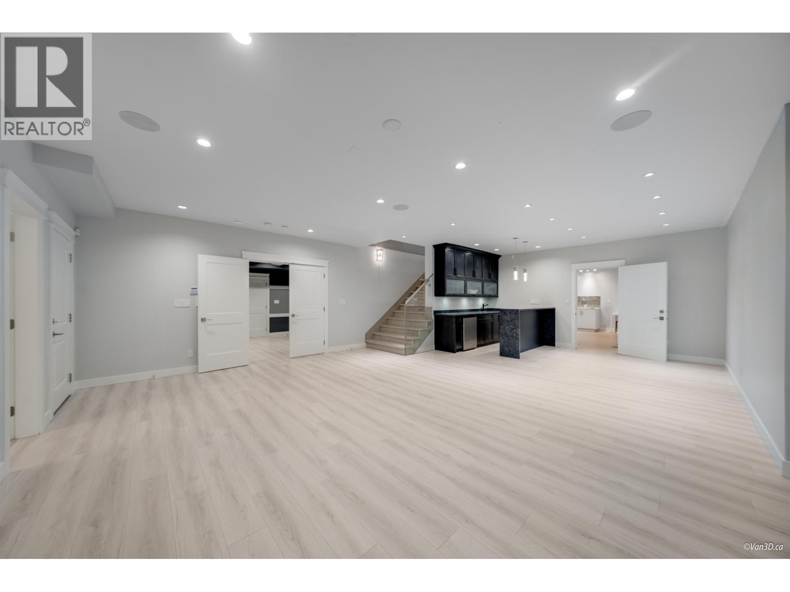 656 BLUE MOUNTAIN STREET, Coquitlam