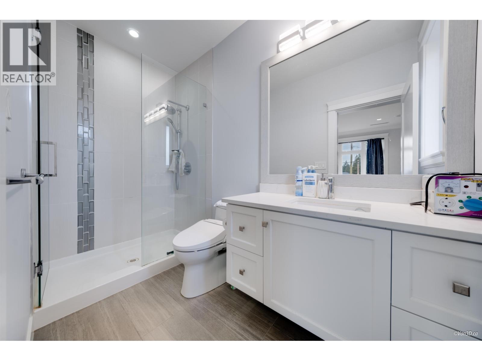 656 BLUE MOUNTAIN STREET, Coquitlam