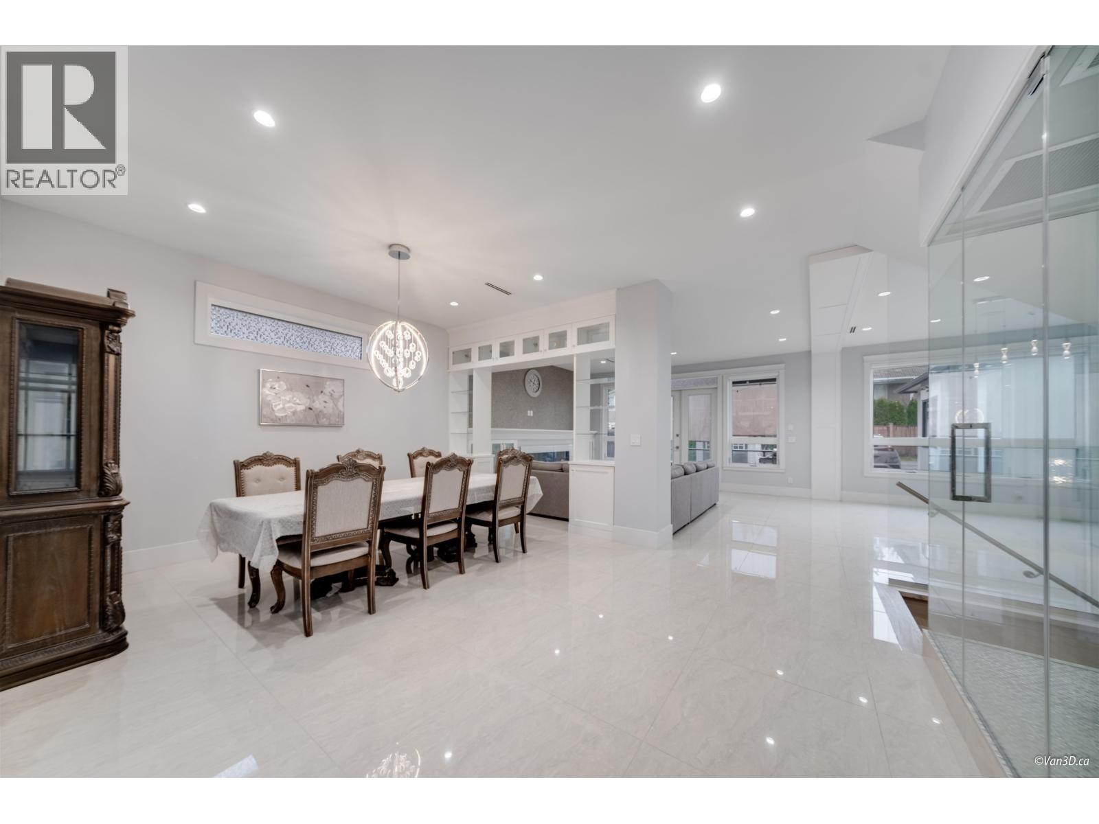 656 BLUE MOUNTAIN STREET, Coquitlam