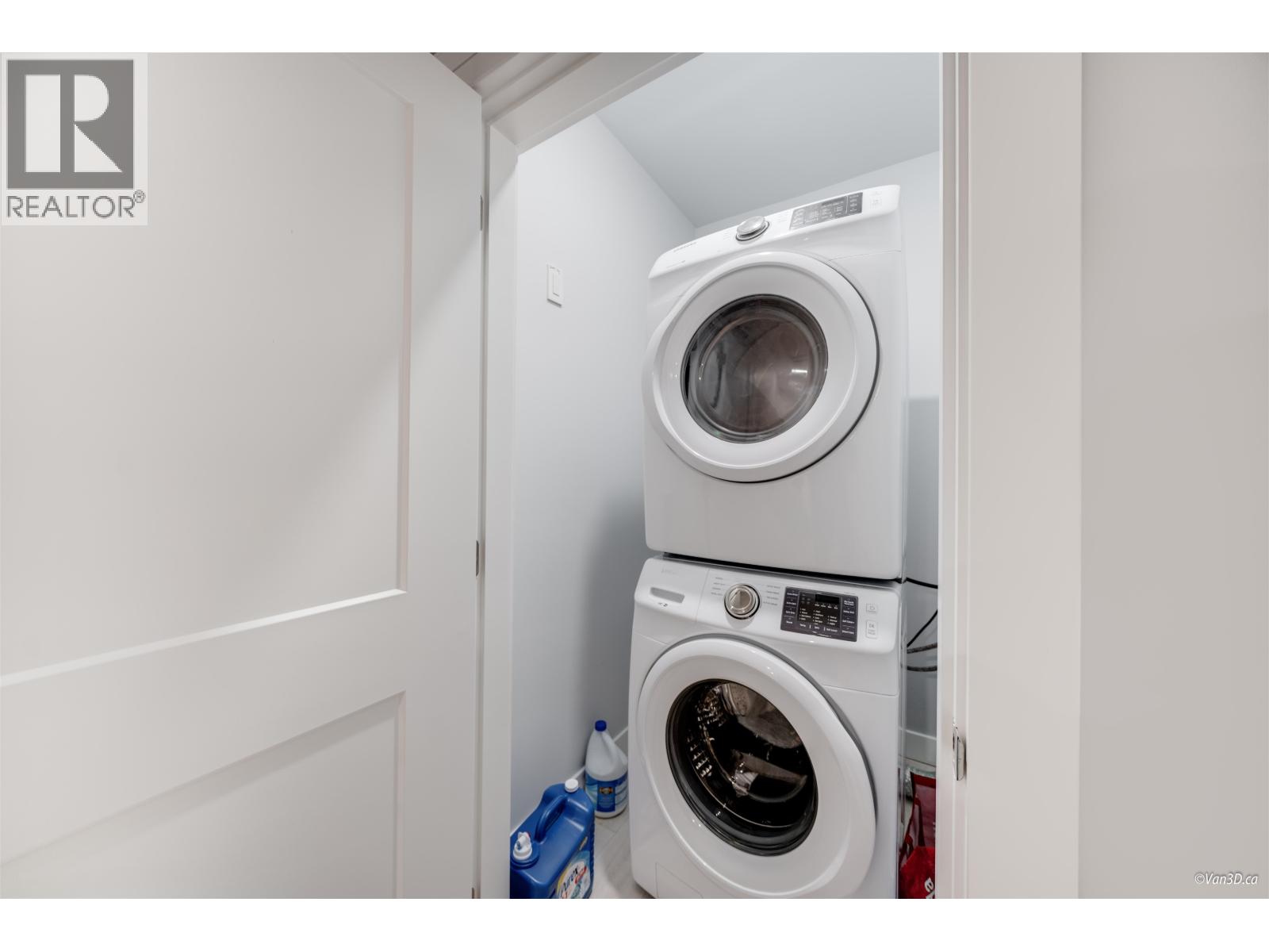 656 BLUE MOUNTAIN STREET, Coquitlam