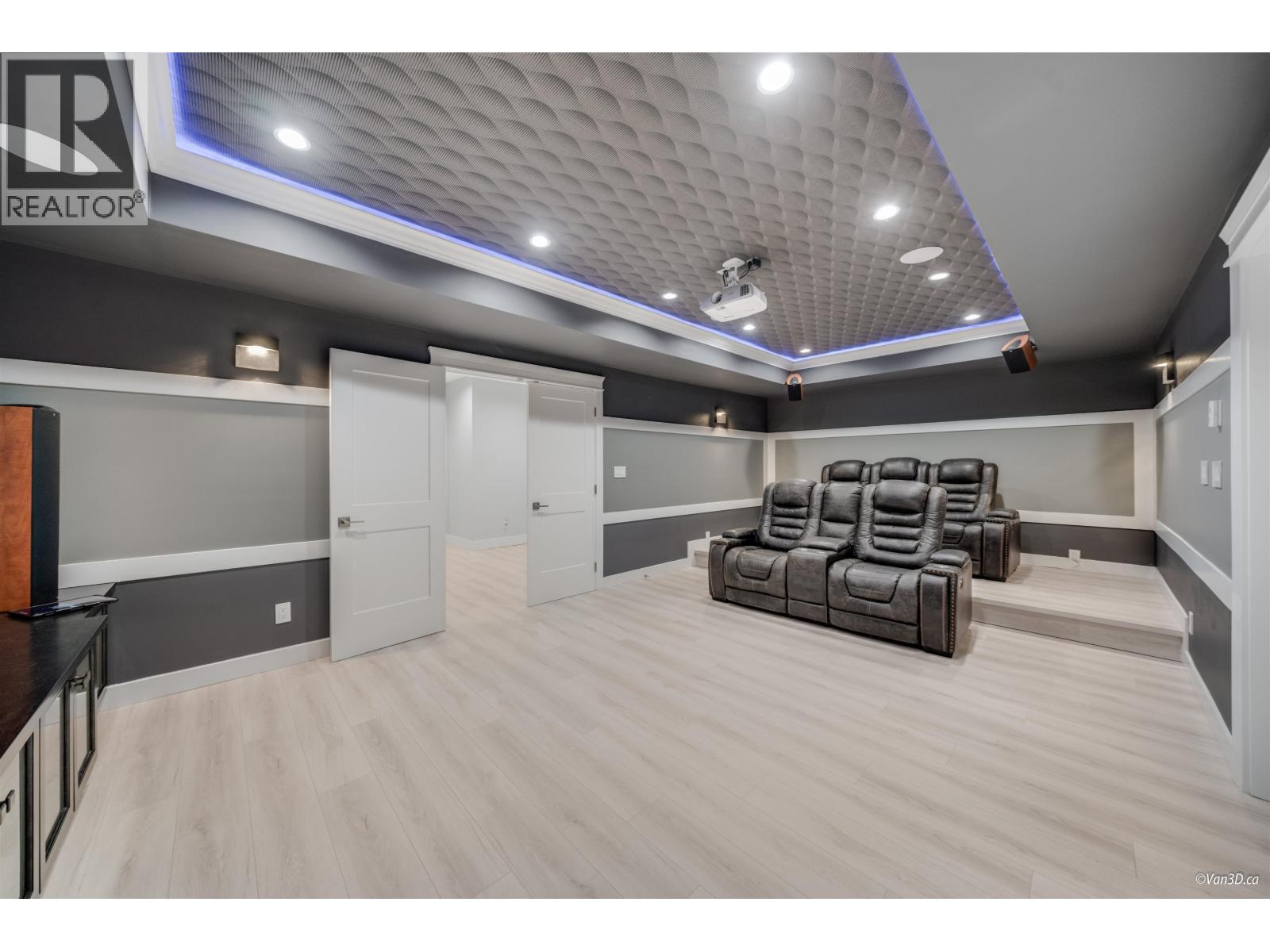 656 BLUE MOUNTAIN STREET, Coquitlam