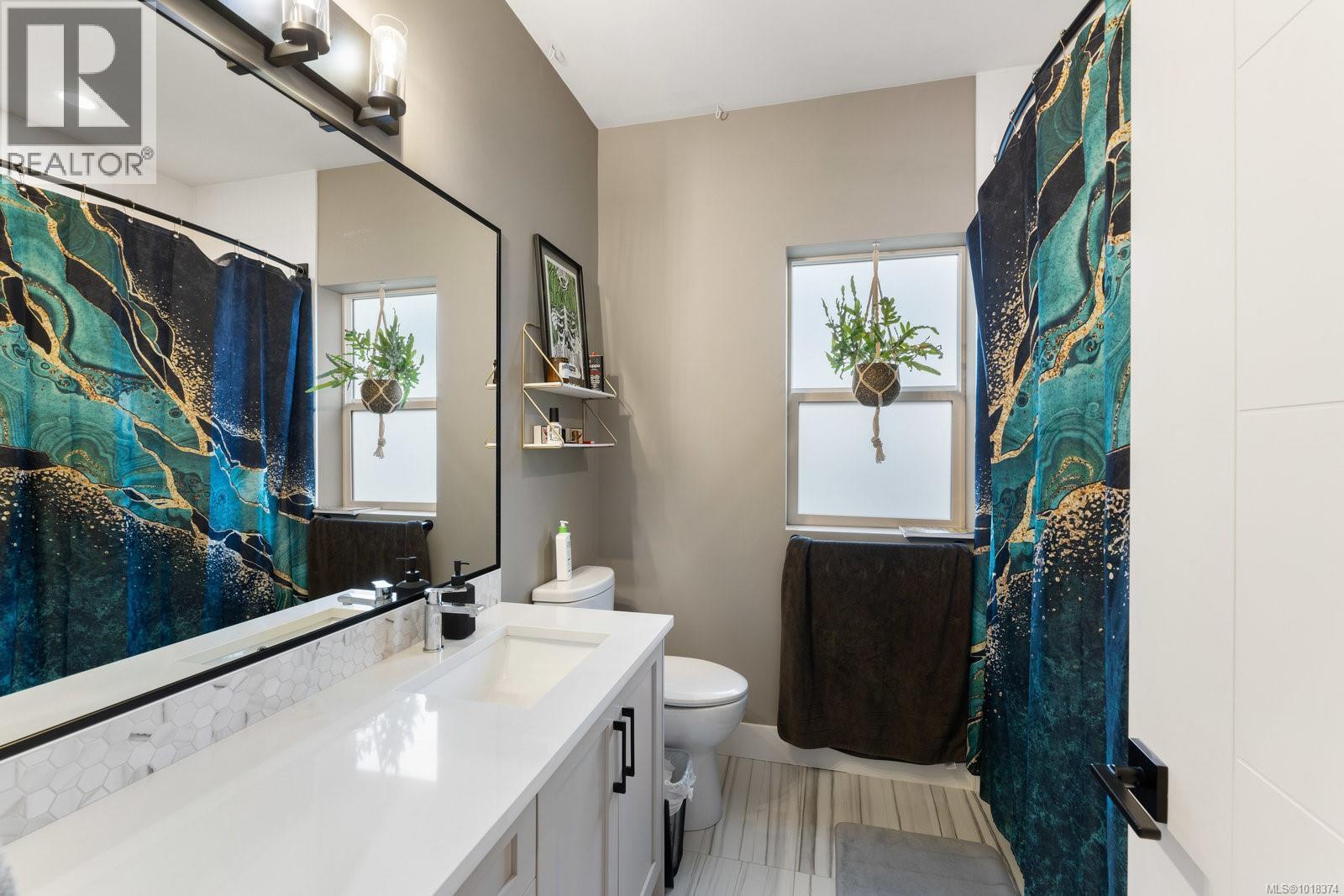 6 937 Colville Rd, Esquimalt