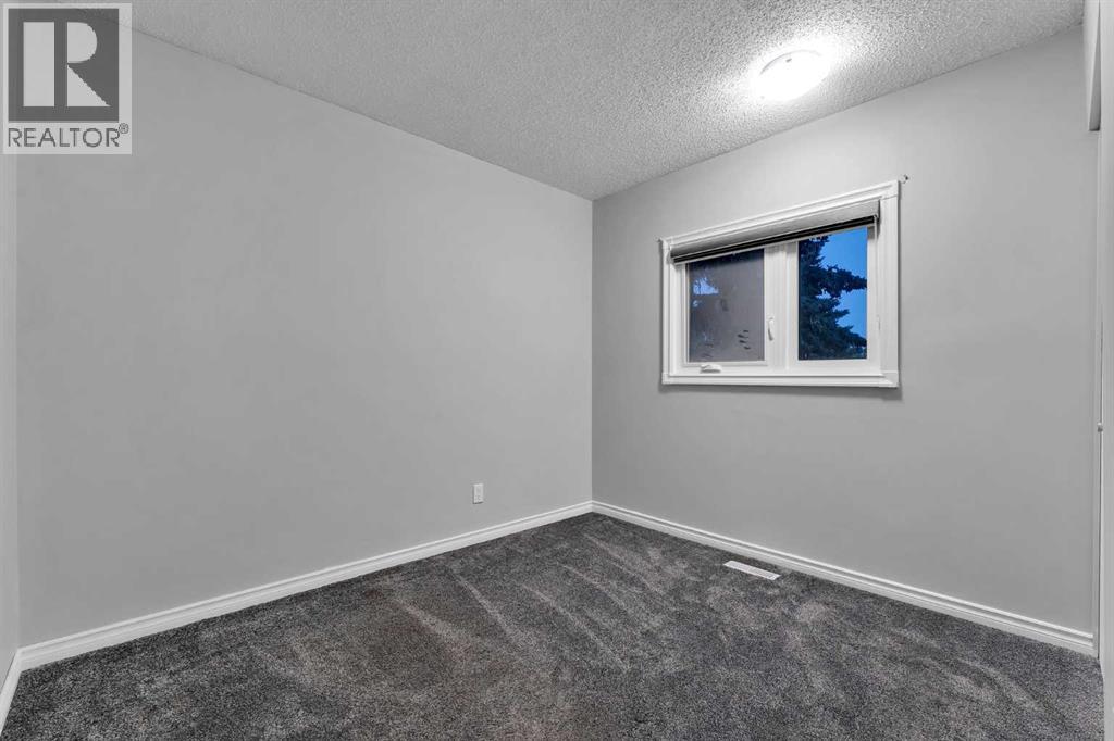 Single Family House for Sale in  Rundlecairn Road NE Rundle Calgary 