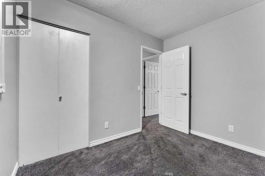 Single Family House for Sale in  Rundlecairn Road NE Rundle Calgary 