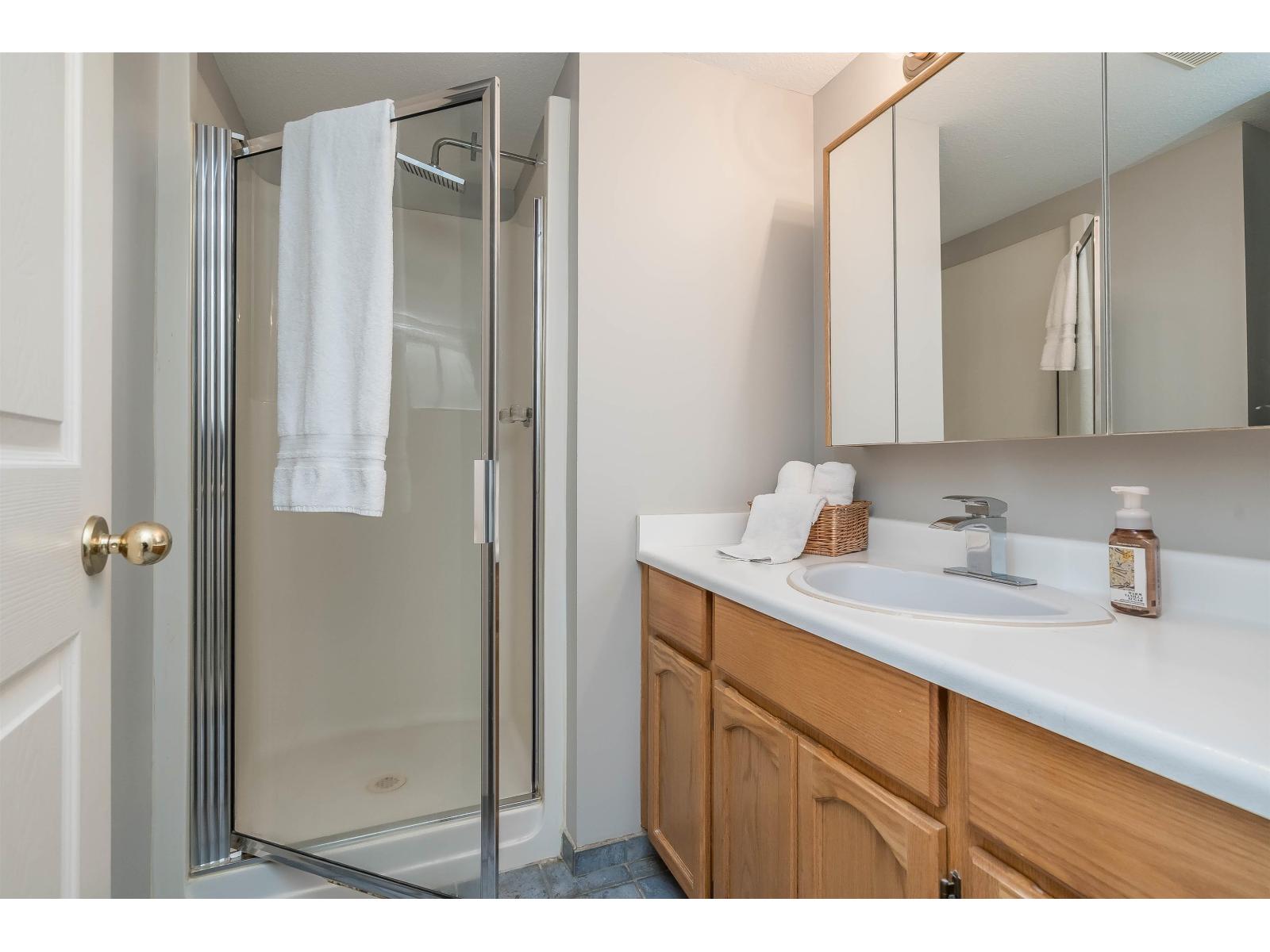 5 3380 GLADWIN ROAD, Abbotsford