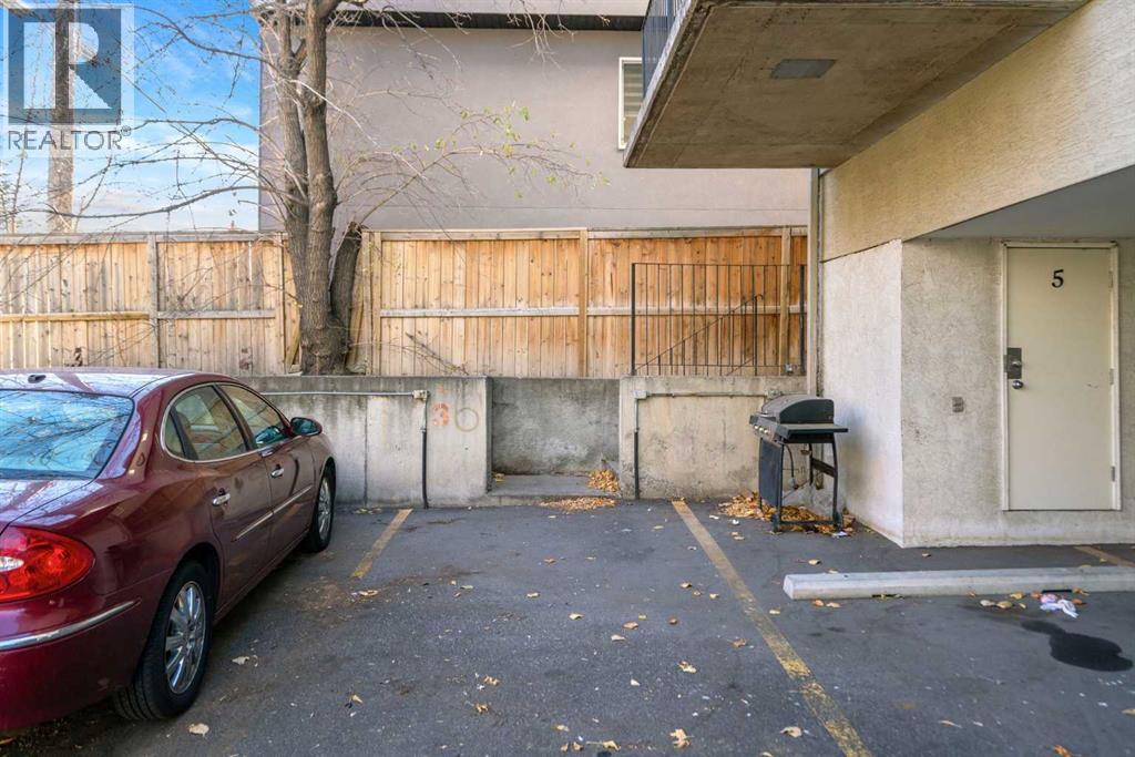 Single Family House for Sale in    Street SW Bankview Calgary 