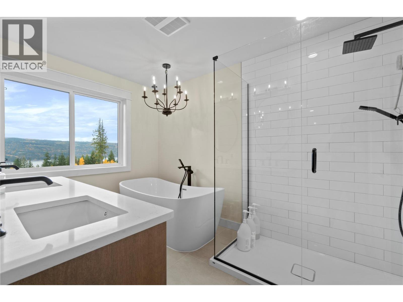  2270 Lions Ridge Road, Celista