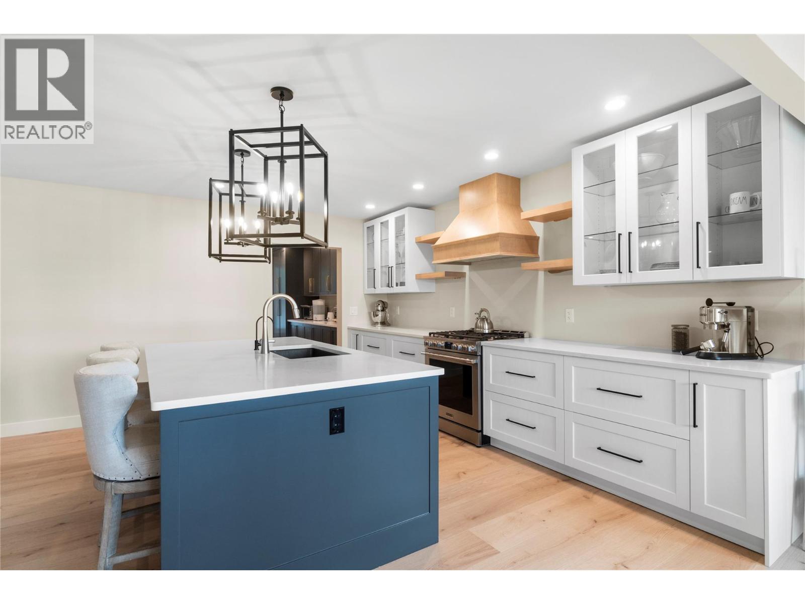  2270 Lions Ridge Road, Celista