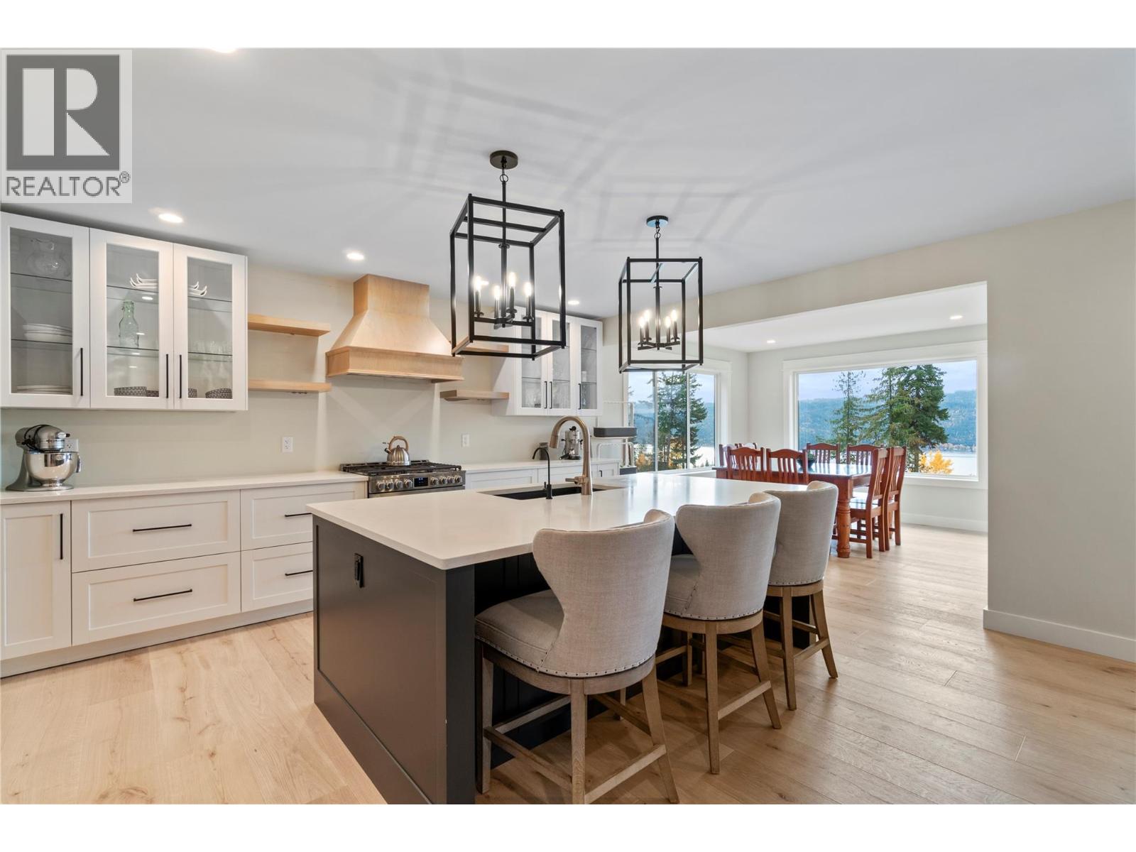  2270 Lions Ridge Road, Celista