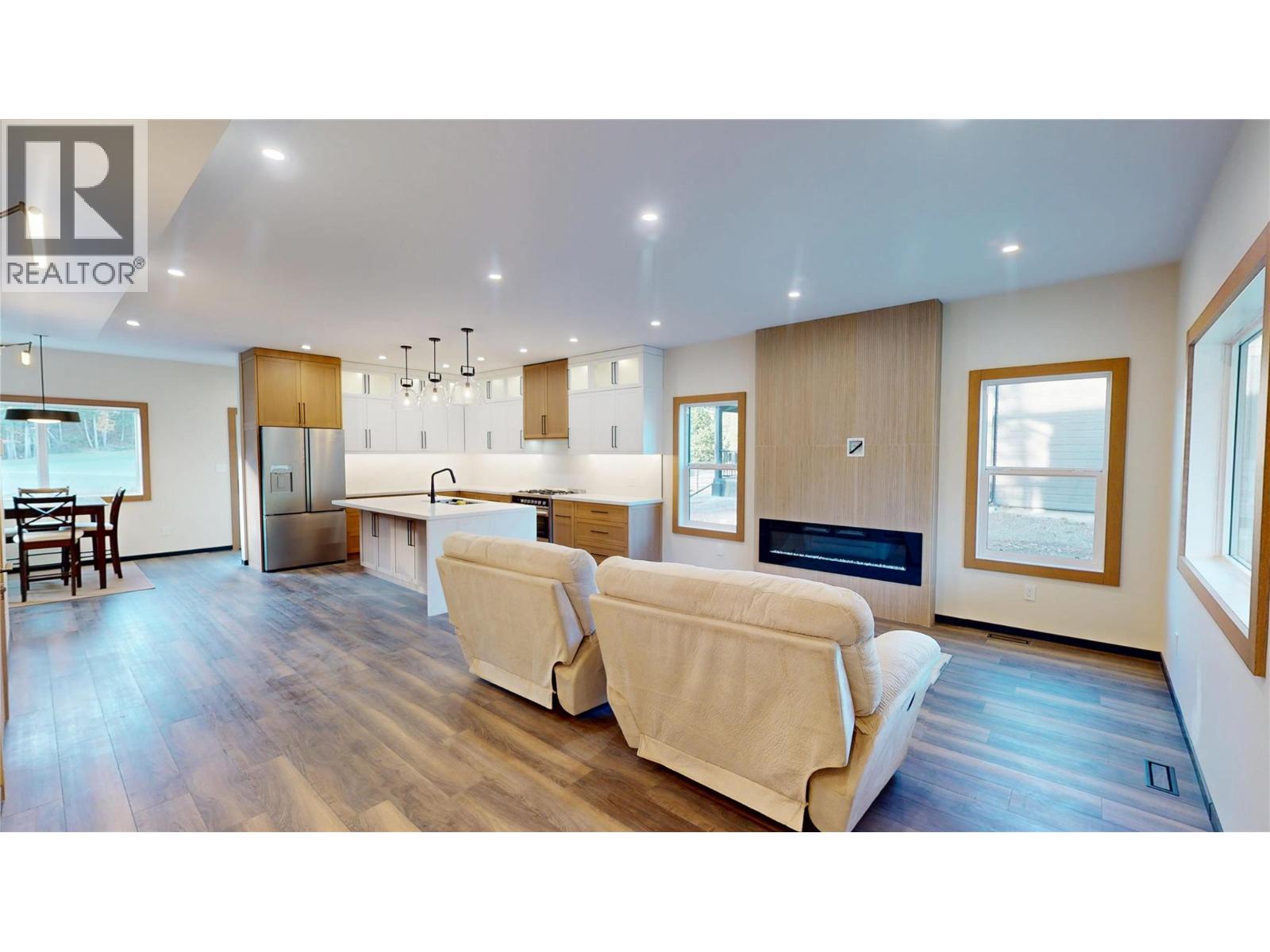 109 River Drive, Cranbrook