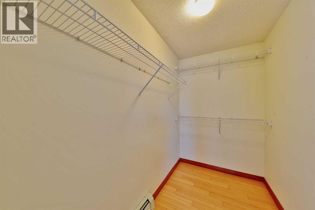 Single Family House for Sale in  Centre A Street NE Crescent Heights Calgary 