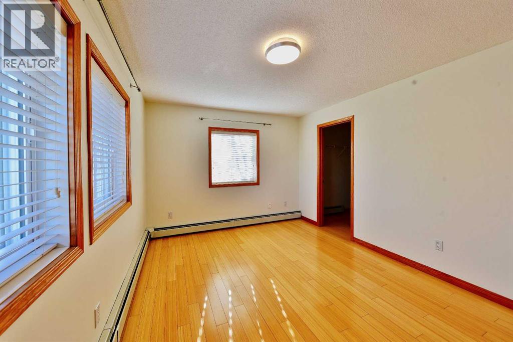 Single Family House for Sale in  Centre A Street NE Crescent Heights Calgary 