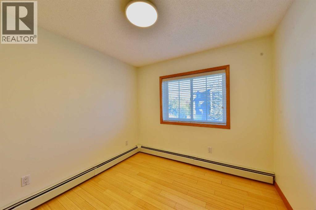 Single Family House for Sale in  Centre A Street NE Crescent Heights Calgary 