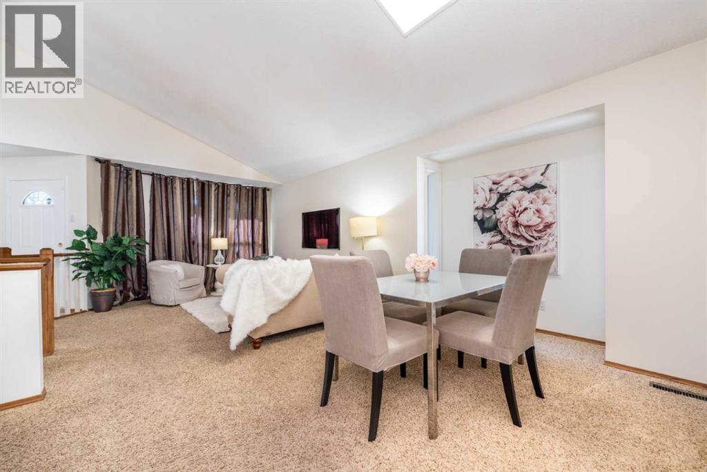 Single Family House Bungalow for Sale in  Douglas Woods Drive SE Douglasdale/Glen Calgary 