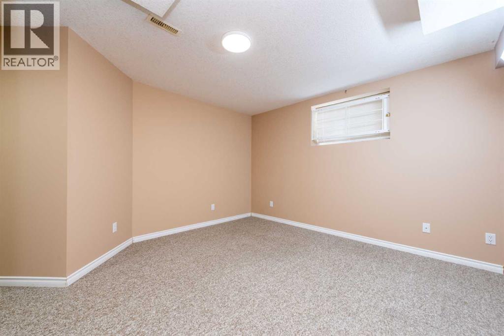 Single Family House Bungalow for Sale in  Douglas Woods Drive SE Douglasdale/Glen Calgary 