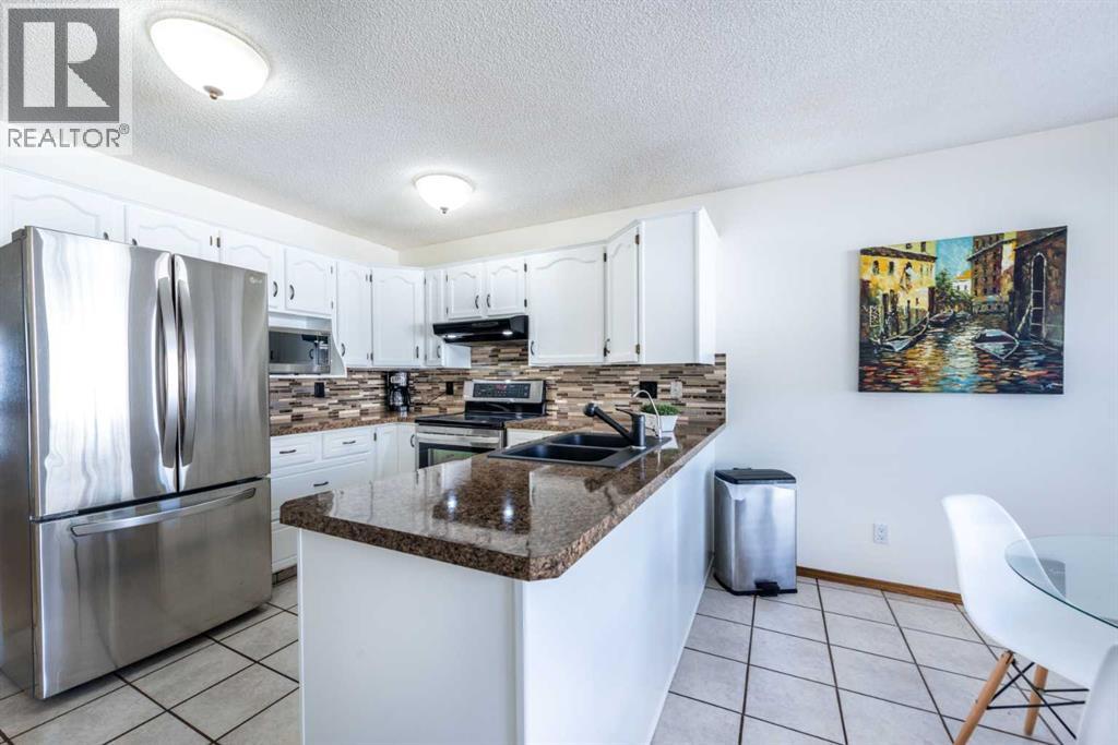 Single Family House Bungalow for Sale in  Douglas Woods Drive SE Douglasdale/Glen Calgary 