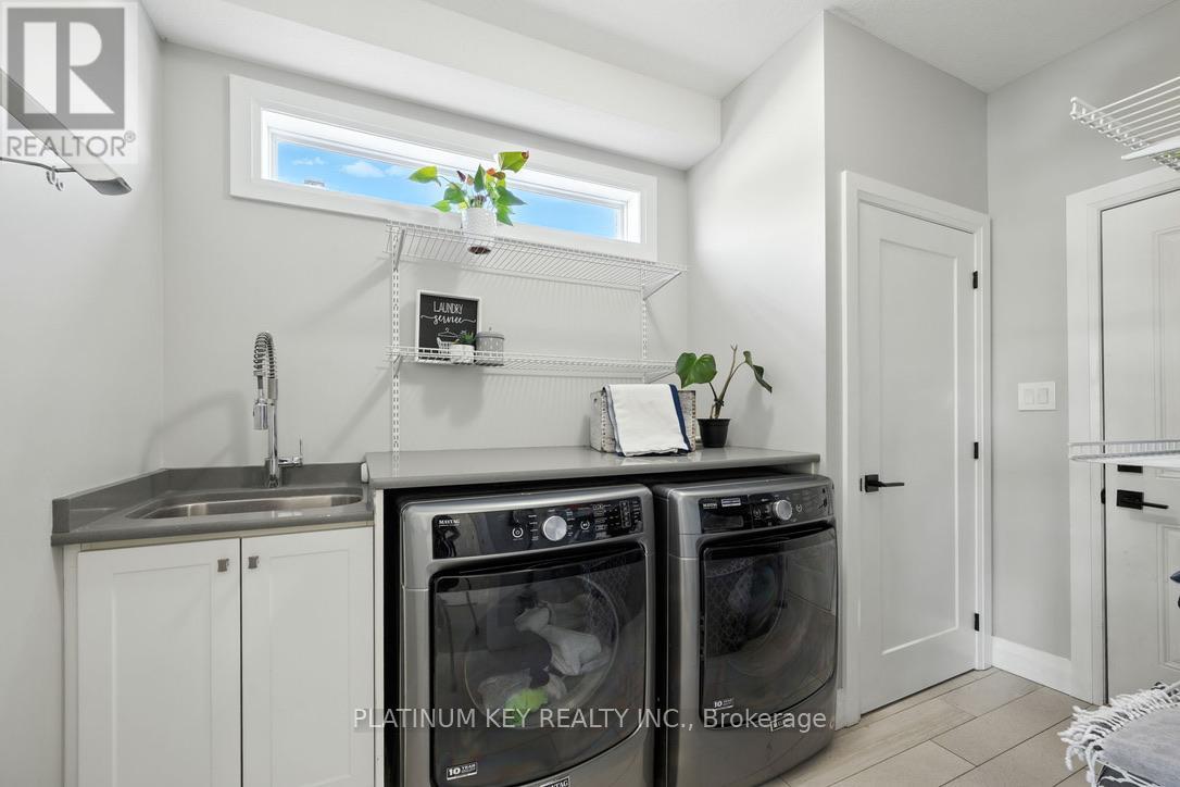 Single Family House for Sale in  SNYDERS AVENUE Central Elgin (Belmont) 