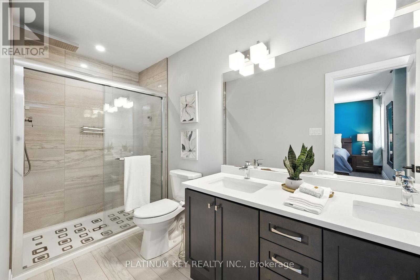 Single Family House for Sale in  SNYDERS AVENUE Central Elgin (Belmont) 