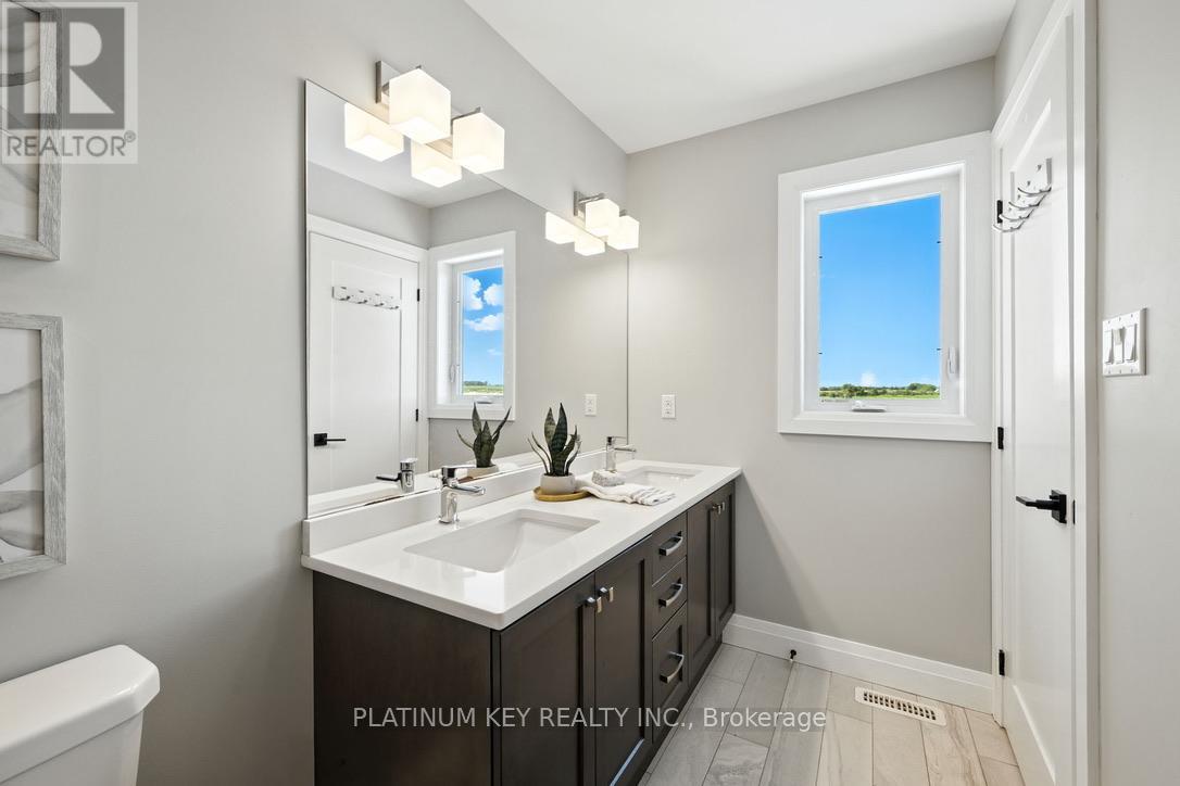 Single Family House for Sale in  SNYDERS AVENUE Central Elgin (Belmont) 