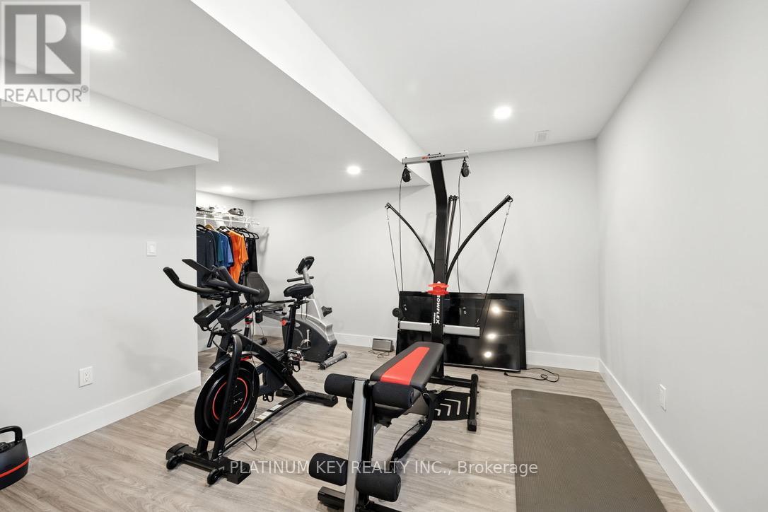 Single Family House for Sale in  SNYDERS AVENUE Central Elgin (Belmont) 