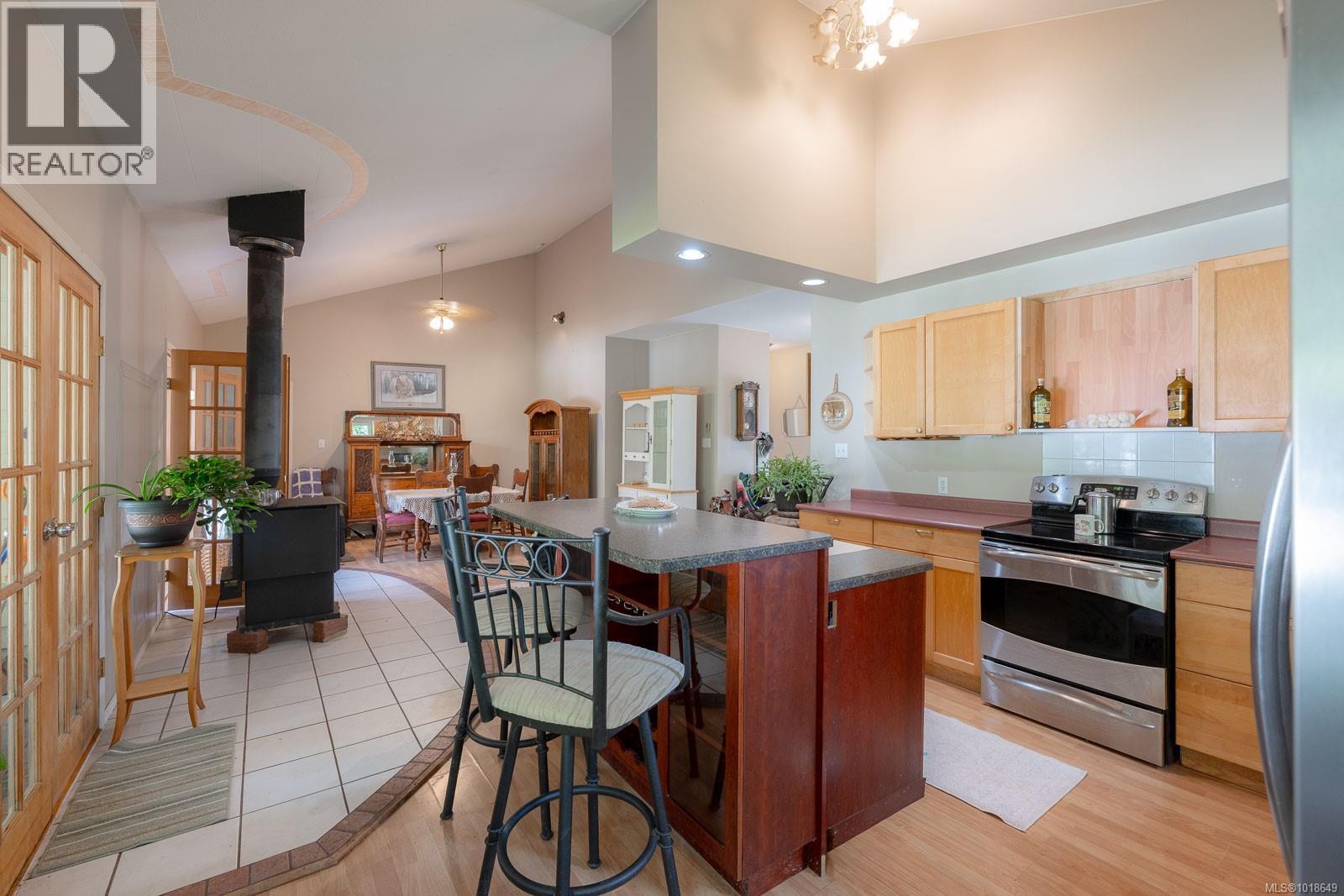 A 280 Binnacle Rd, Bamfield