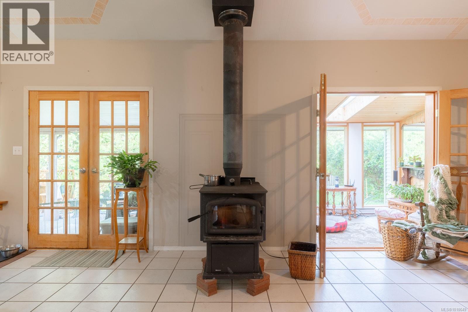 A 280 Binnacle Rd, Bamfield