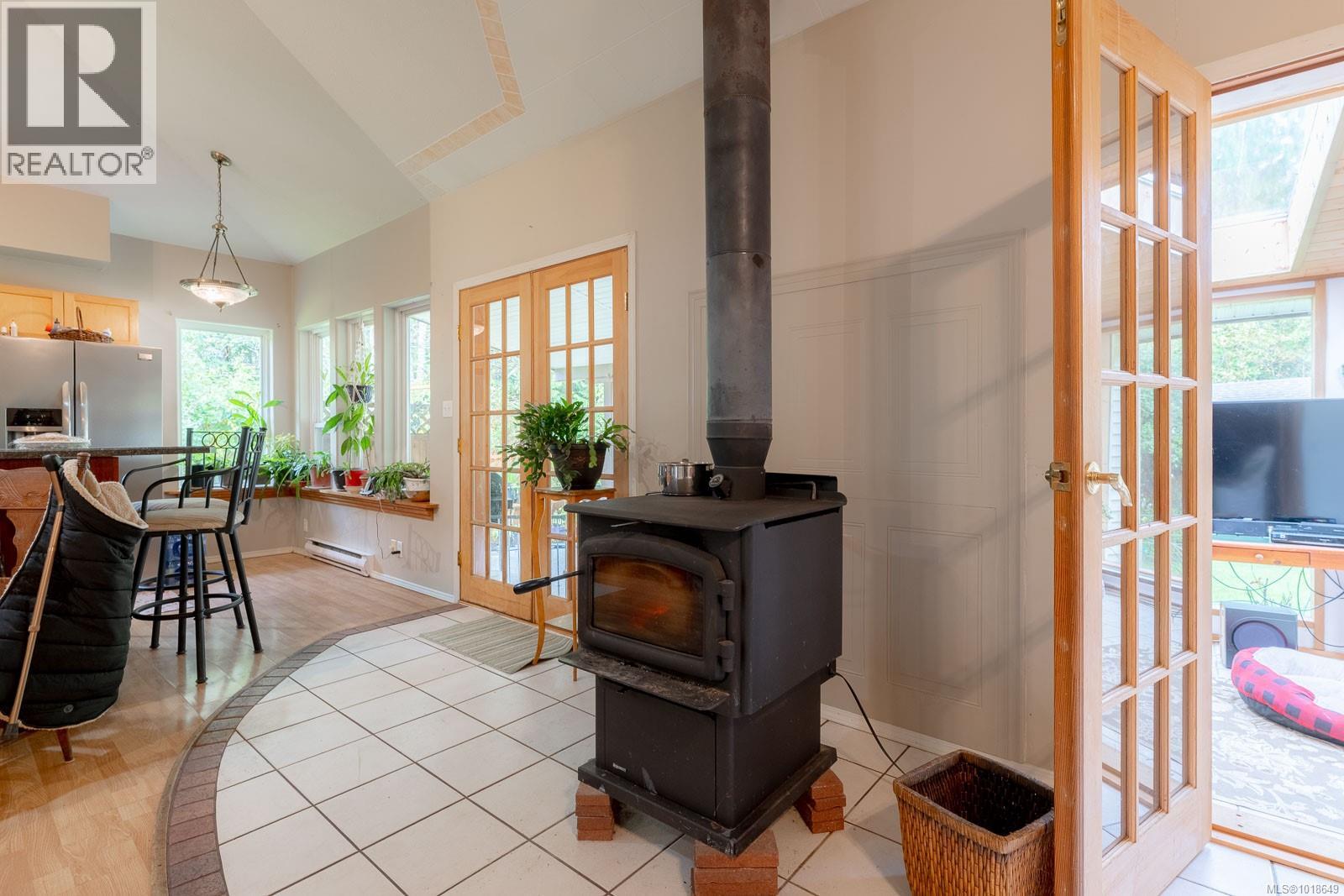 A 280 Binnacle Rd, Bamfield